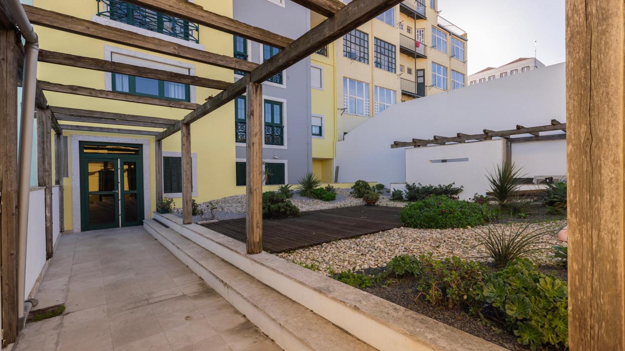 Stylish Apartment With Parking By Lovelystay Lisabona Exterior foto