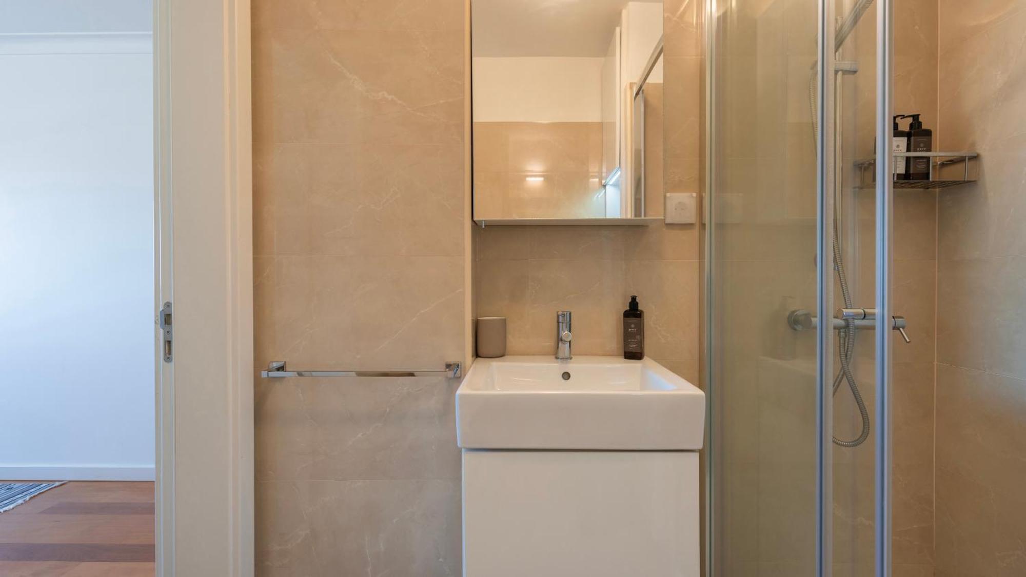 Stylish Apartment With Parking By Lovelystay Lisabona Exterior foto